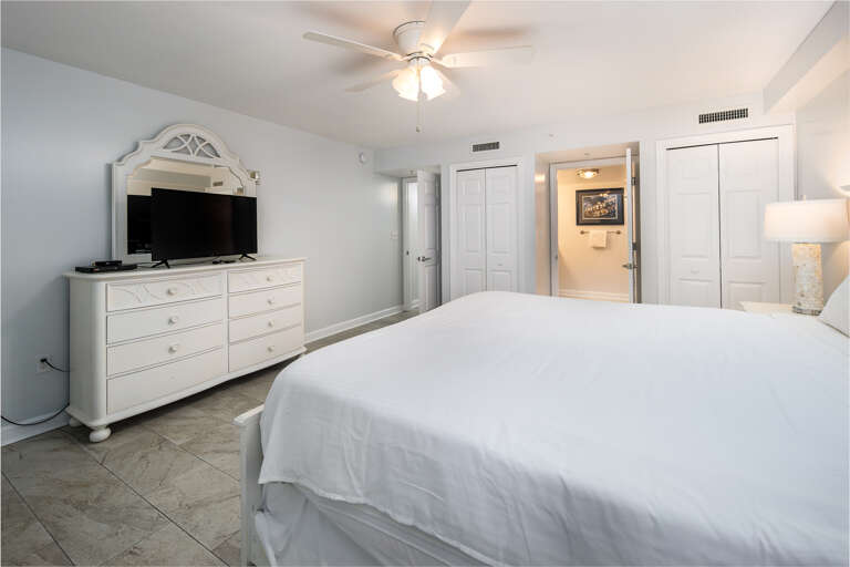 Enjoy a great nights sleep in this king size bed.  