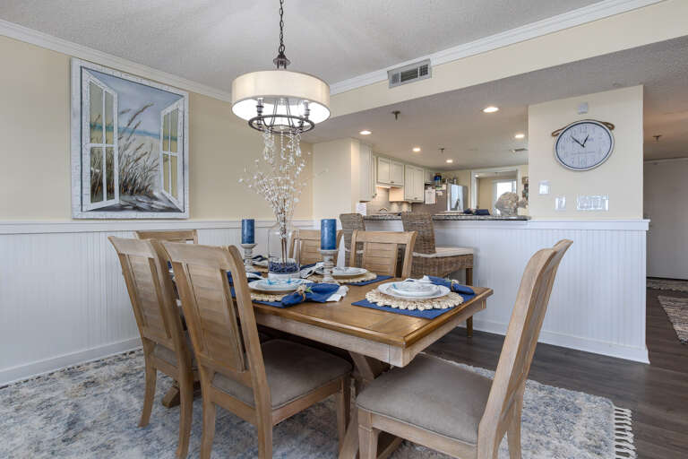 Very attractive dining room furniture 