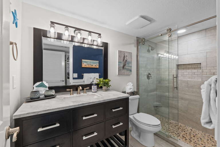 Get ready for a night in town in this amazing unit!