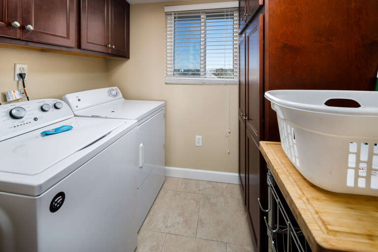 Storage space for your personals, full-sized washer and dryer for your convenience (starter pack of washing detergent now provided) 