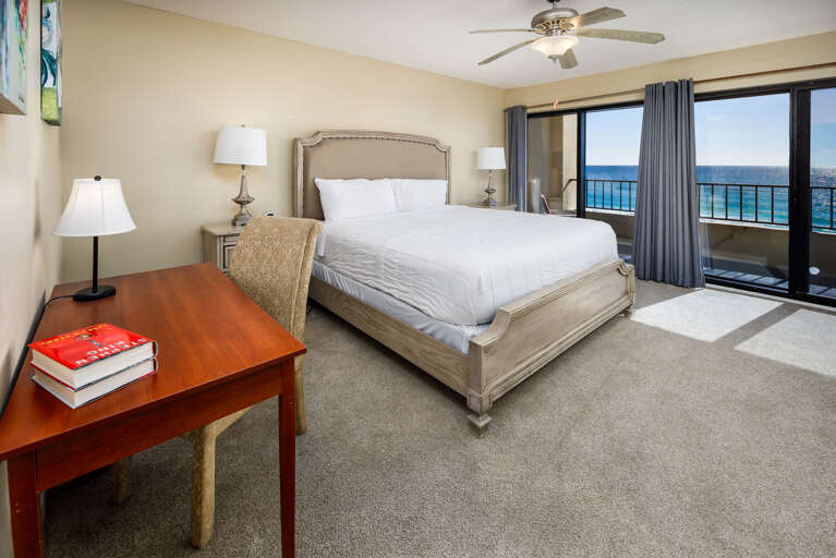 Gulf front with a king size bed...you can't beat these amenities!! 
