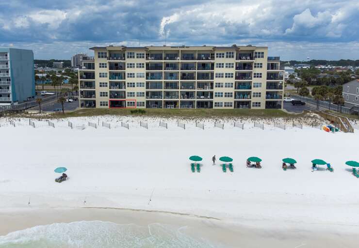 See those beach chairs and umbrellas? One set comes with the rental DAILY during season. Compliments of Brooks and Shorey Resorts!