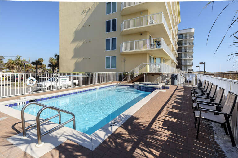 A lovely pool and hot tub A lovely pool and hot tub