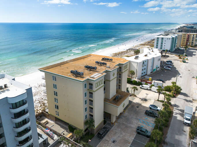 Check out the emerald colors Check out the emerald colors