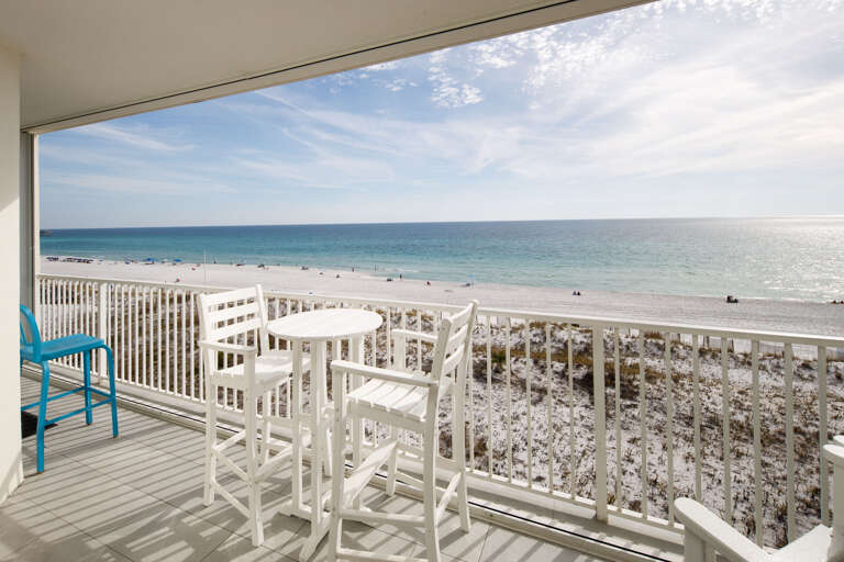 This view is unbelievable! Picture yourself sitting in one of these comfortable chairs watching the marine wild life go by  while sipping your morning beverage!