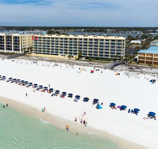 The beach is just a few steps away!
