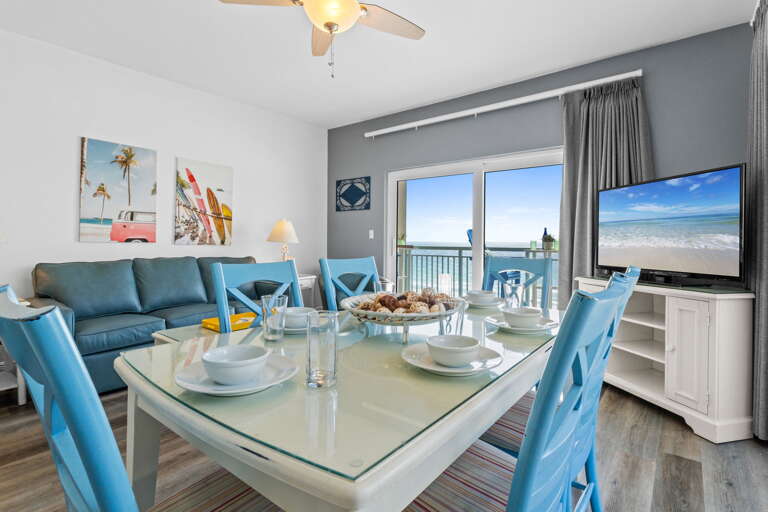 Seating for six with views!