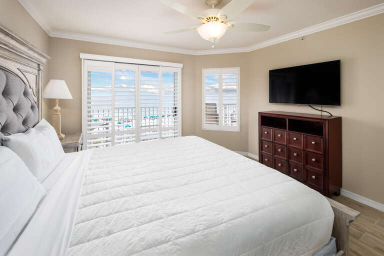 Views from this primary room are unbelievable