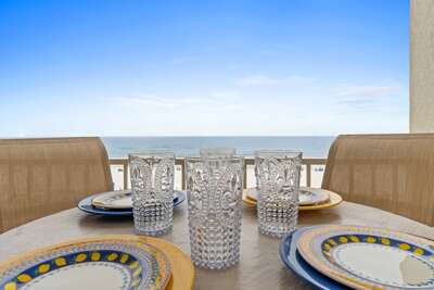 Enjoy a meal with an amazing view!