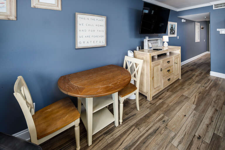 Enjoy dinner with gorgeous Gulf views 