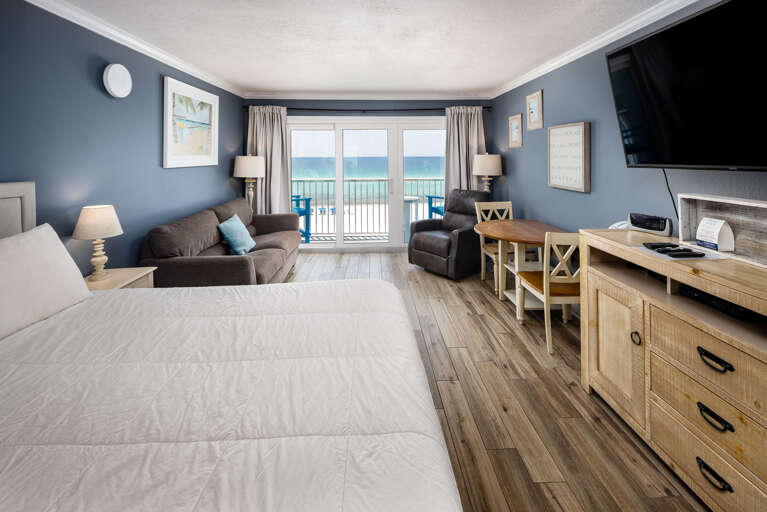 Spacious studio for up to 4 guests 