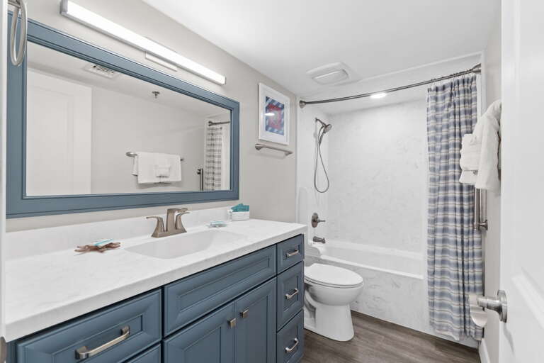 Great space in the bathroom for getting ready for a fun night out on the town.