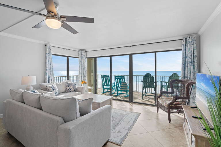 Beautiful corner unit with amazing views and a sleeper sofa