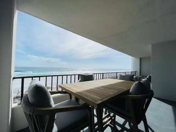 Enjoy a meal with views!