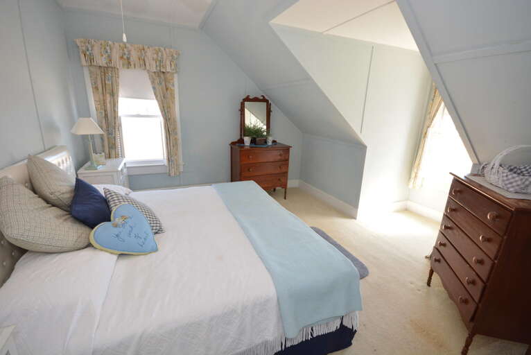 3rd. floor King Bedroom