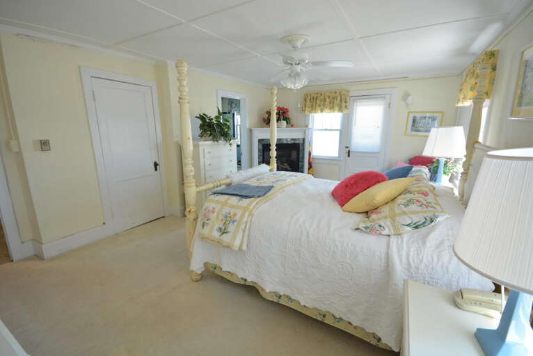 Master Bedroom Queen