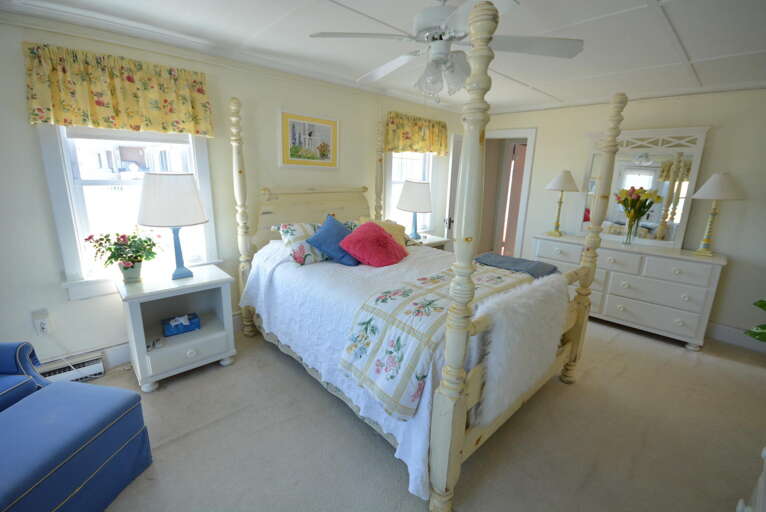 Master Bedroom Queen