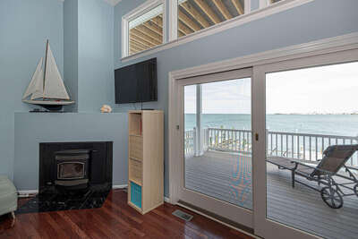 WILD BAY LANDING 2-LIVING-AREA-BAY- FRONT