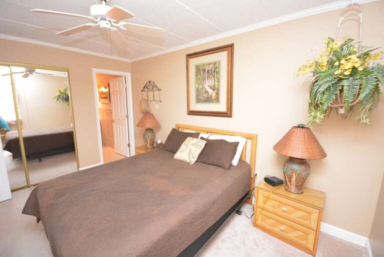 Master Bedroom with Queen