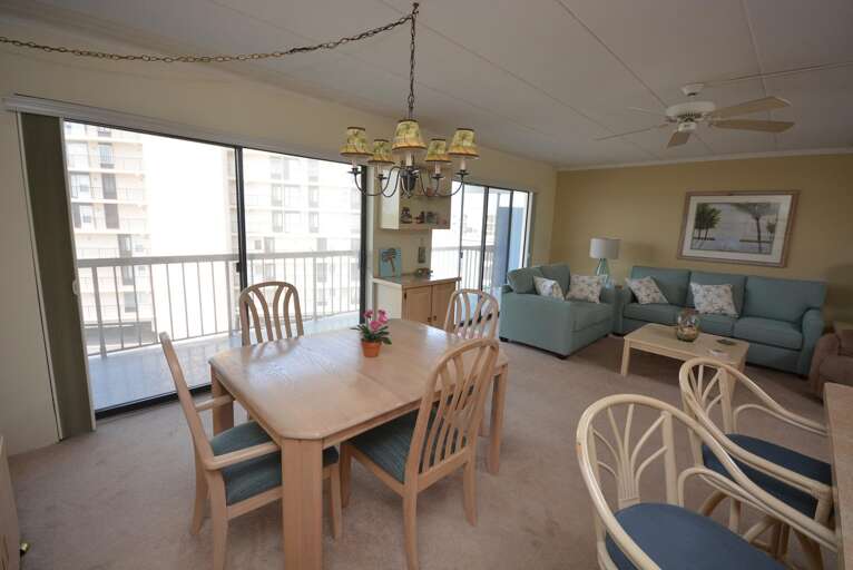 Ocean Princess 404 Dining Area