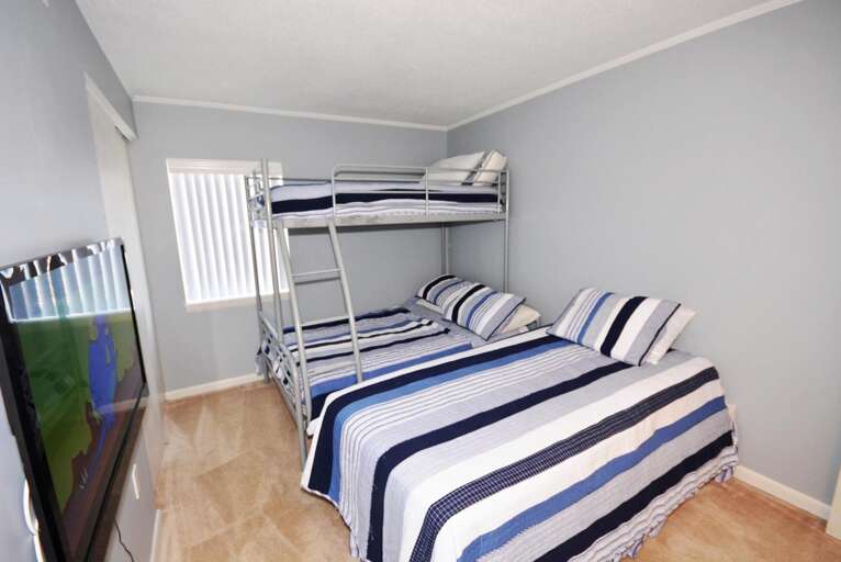 Bedroom with Pyramid Bunk + Twin 