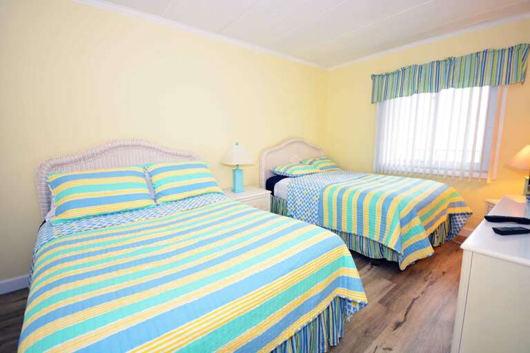 Bedroom 2 with 2 Doubles