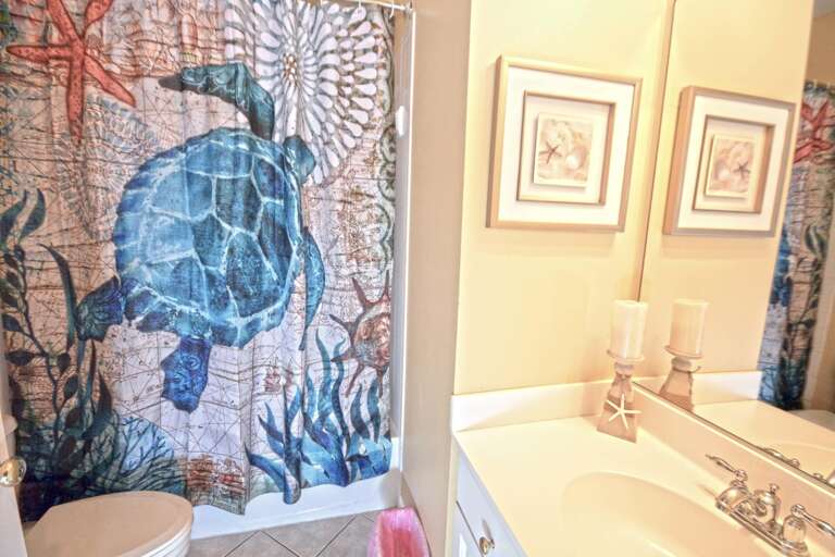 Hall-Full-Bathroom-Third-Floor