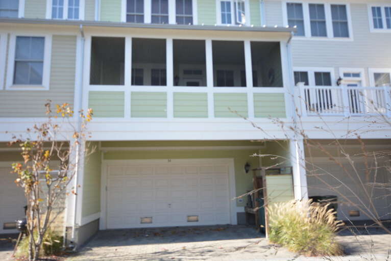 Sunset Island 34 Garage