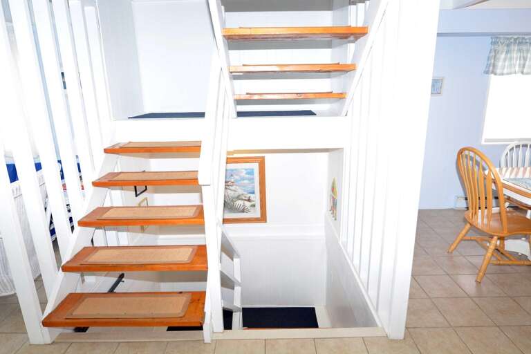 STAIRS-TO THRIRD-LEVEL