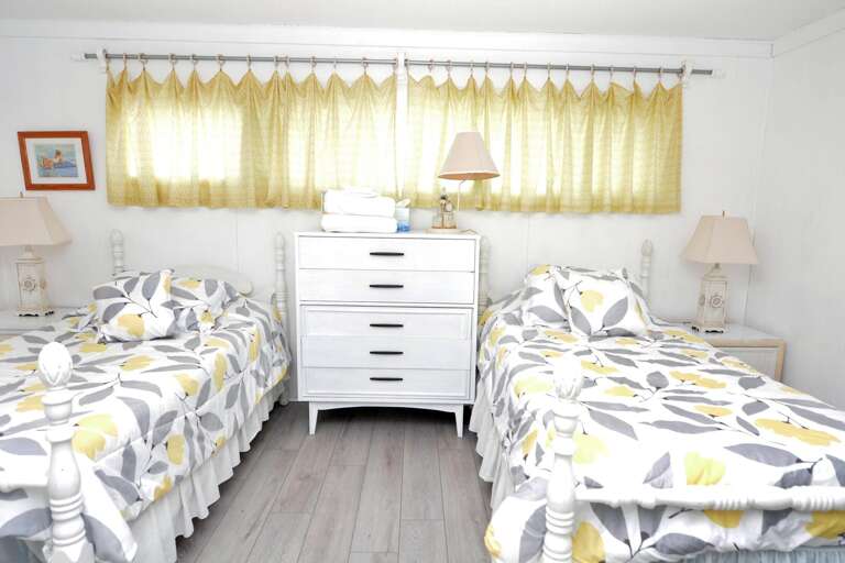 TWO-TWINIS-THIRD-LEVEL