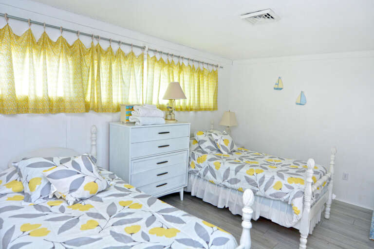 TWO-TWINIS-THIRD-LEVEL