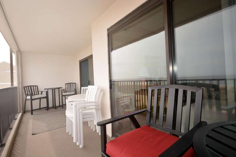 Spinnaker 33 Oceanfront Balcony