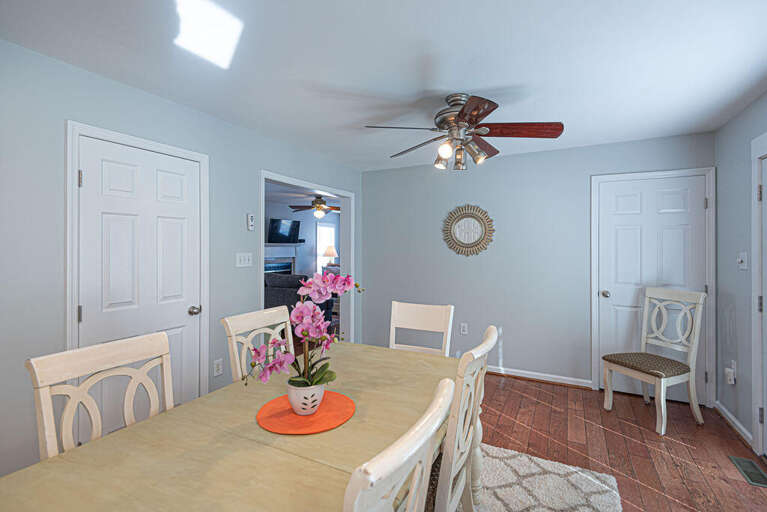 DINING-AREA DINING-AREA