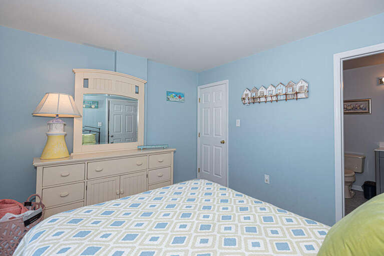 DOUBLE-BEDROOM-WITH-ATTACHED-BATHROOM DOUBLE-BEDROOM-WITH-ATTACHED-BATHROOM