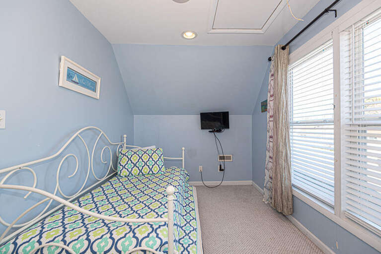 UPSTAIR-TWIN-TRUNDEL-BEDROOM UPSTAIR-TWIN-TRUNDEL-BEDROOM