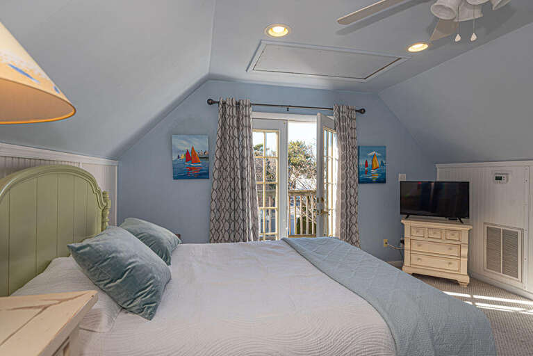 UPSTAIRS-QUEENS-BR UPSTAIRS-QUEENS-BR
