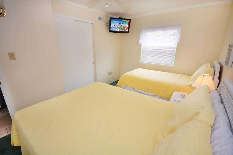 Bedroom 2 with Queen and Twin