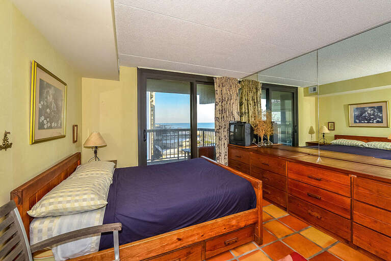 Master Bedroom with Double and Trundle