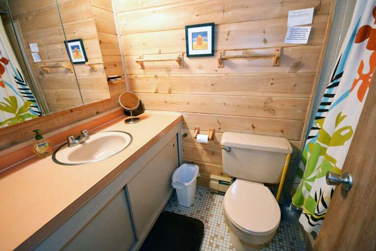 Full Bathroom on Upper Level