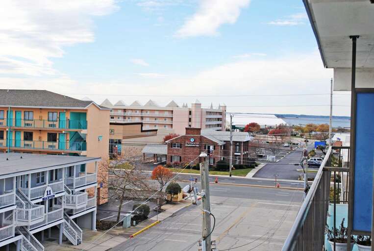 Balcony Ocean Block View Looking West