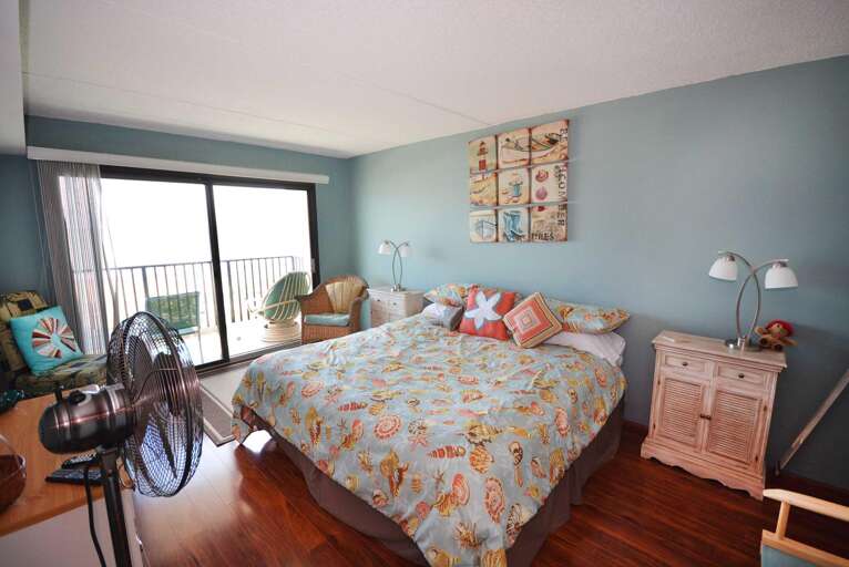 Oceanfront Master Bedroom with King