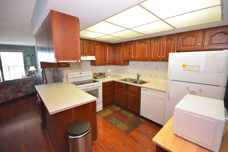 Spinnaker 44 Full-Size Kitchen