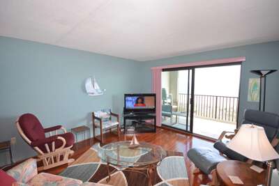 Spinnaker 44 Living Room