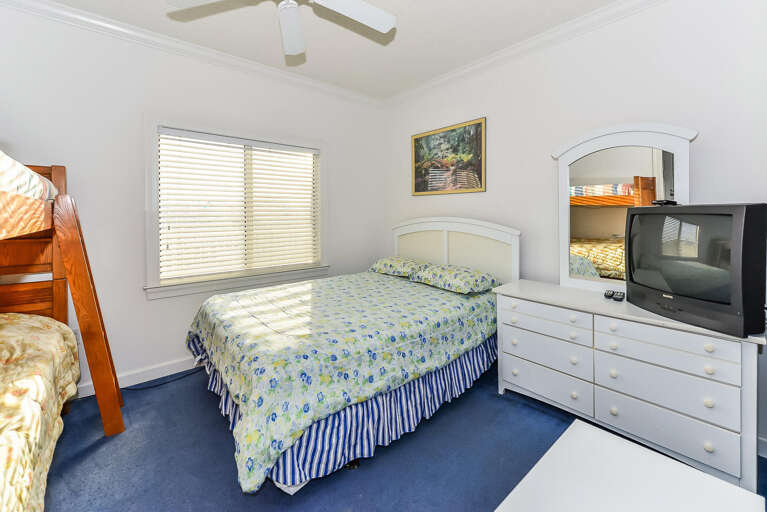 Bedroom 3 with Queen and Bunk Bed