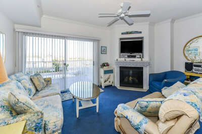 Lorelei 201 Living Room