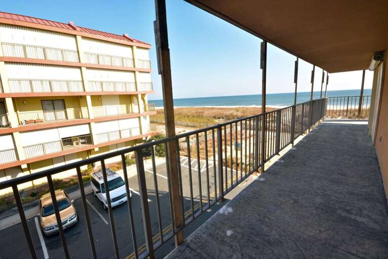 Surfcaster 202 Balcony 