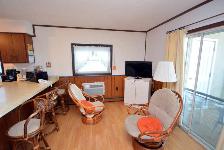 LIVING-AREA Sea Raider 302