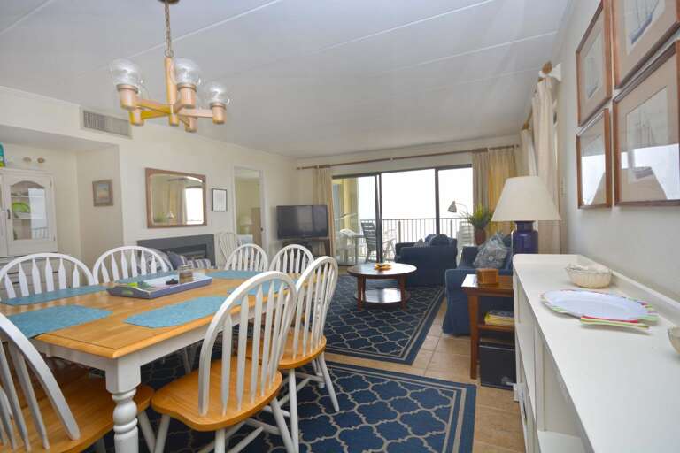 SURFS EDGE 501-LIVING-AREA