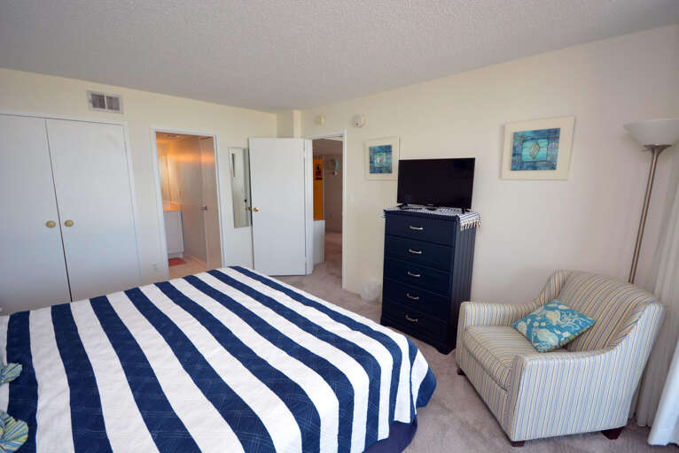 Master-King-Bedroom