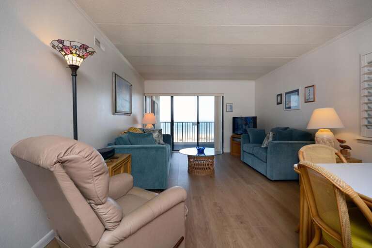 EVEN KEEL 301-LIVING-AREA